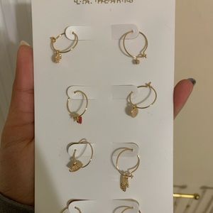 4 pck LA Hearts earrings